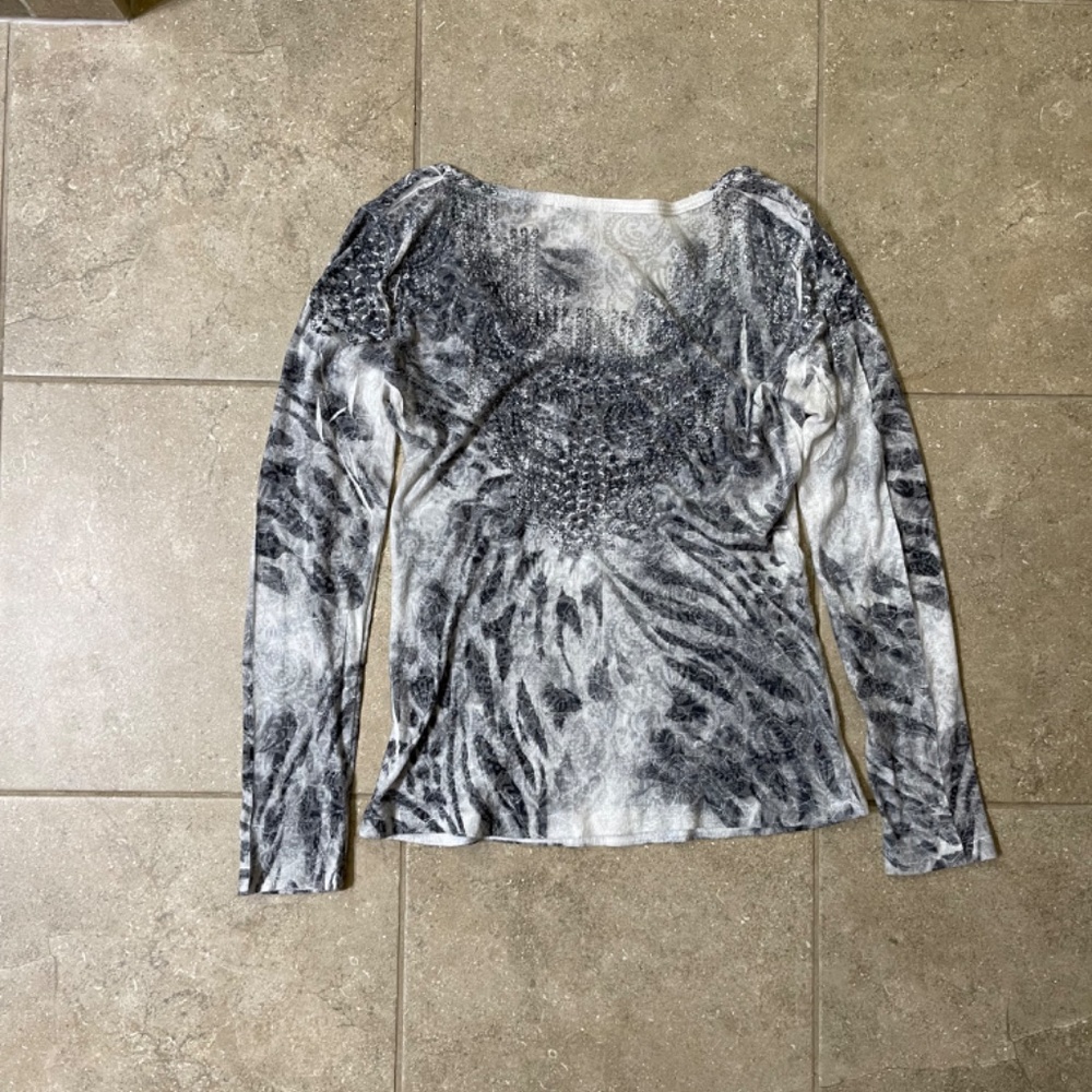 Cache Long Sleeve Sequin Gray White Top Tee - Picture 4 of 5